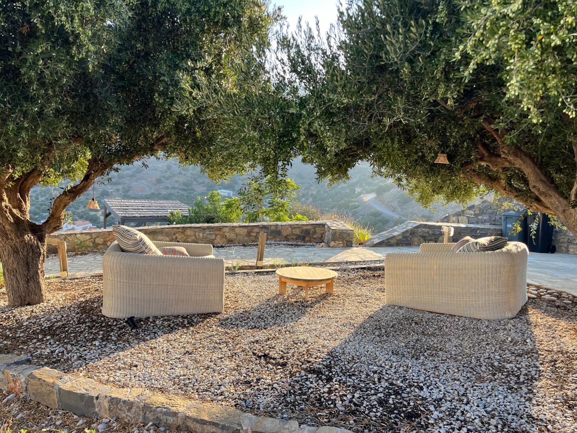 Villa Estee, Luxury Villa With Private Infinity Pool And Jacuzzi 엘운다 외부 사진