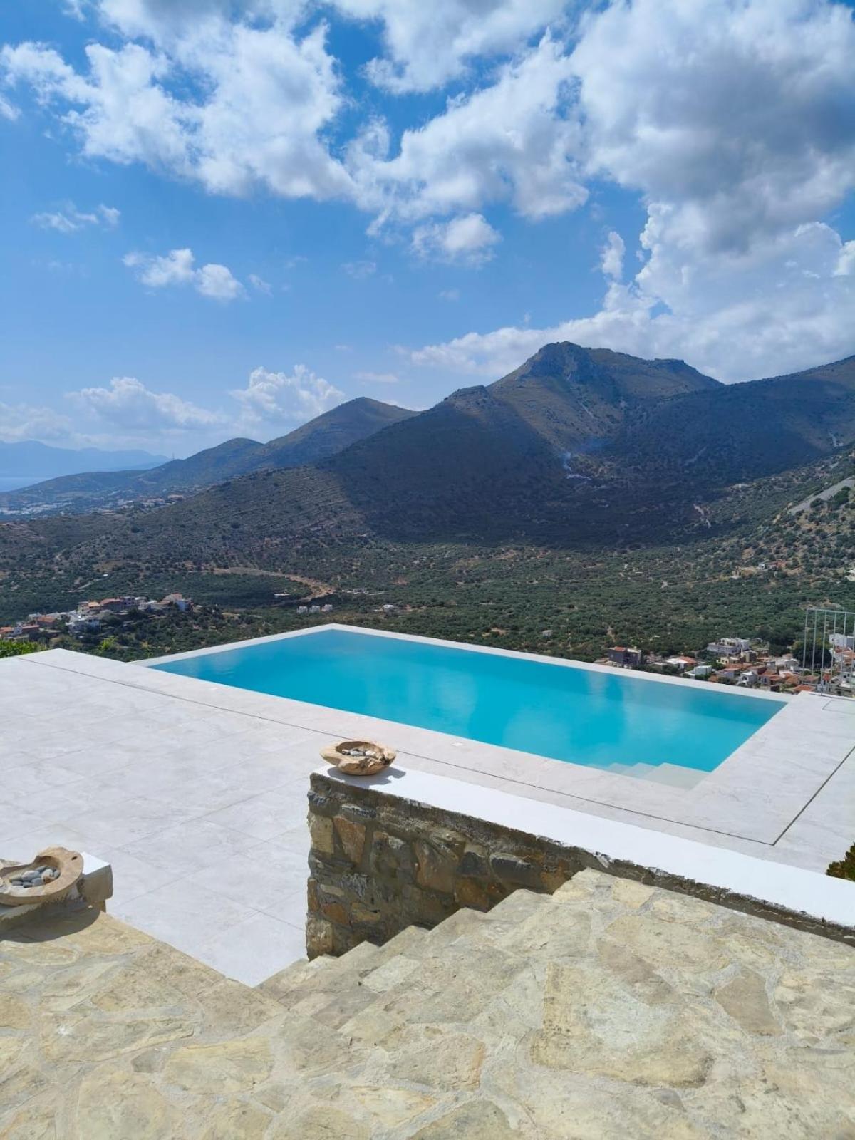 Villa Estee, Luxury Villa With Private Infinity Pool And Jacuzzi 엘운다 외부 사진